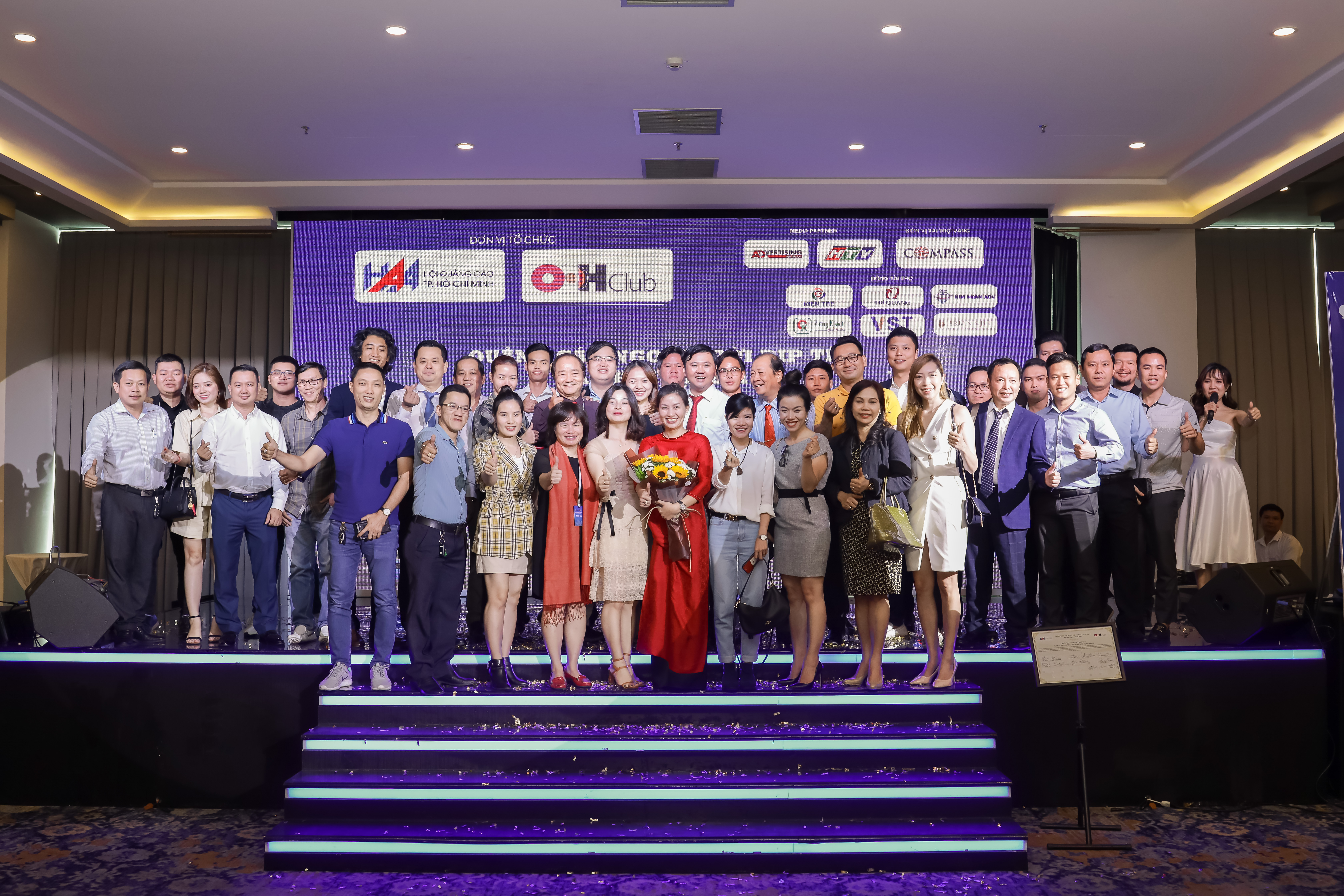 Review quảng cáo ngoài trời dịp tết và nhìn lại OOH 2019