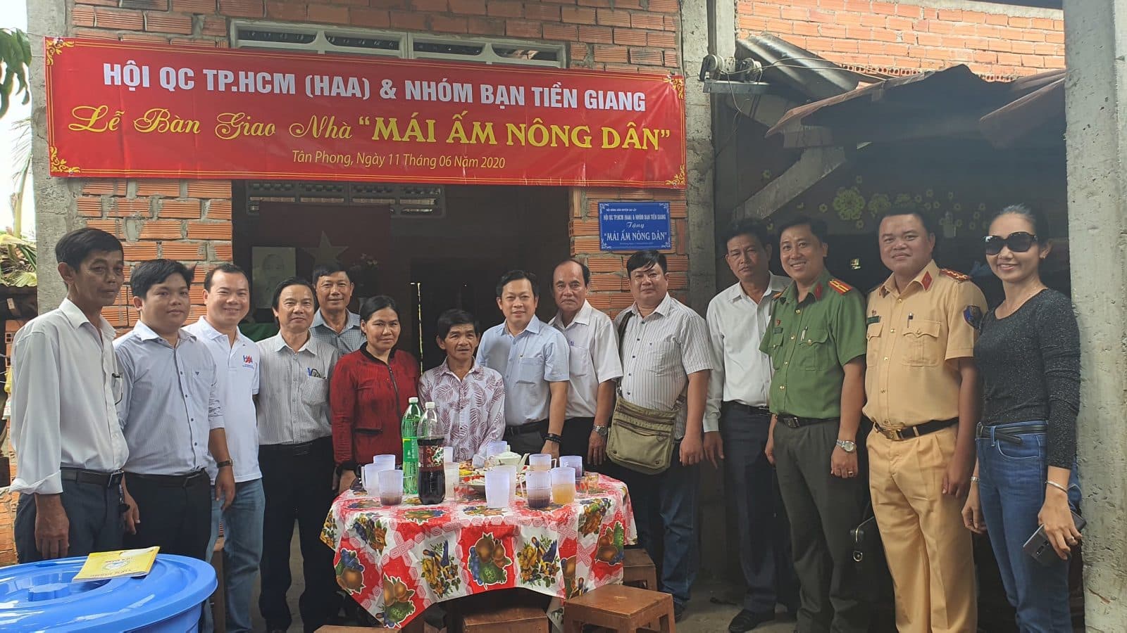 HỘI QUẢNG CÁO TP.HCM CÙNG NHÓM BẠN TIỀN GIANG TRAO NHÀ TÌNH NGHĨA TẠI CAI LẬY
