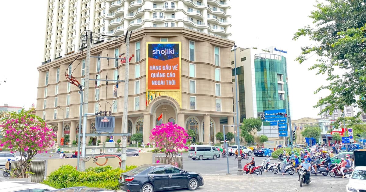 Quảng cáo LED ngoài trời, có chạy đúng và đủ thời lượng?